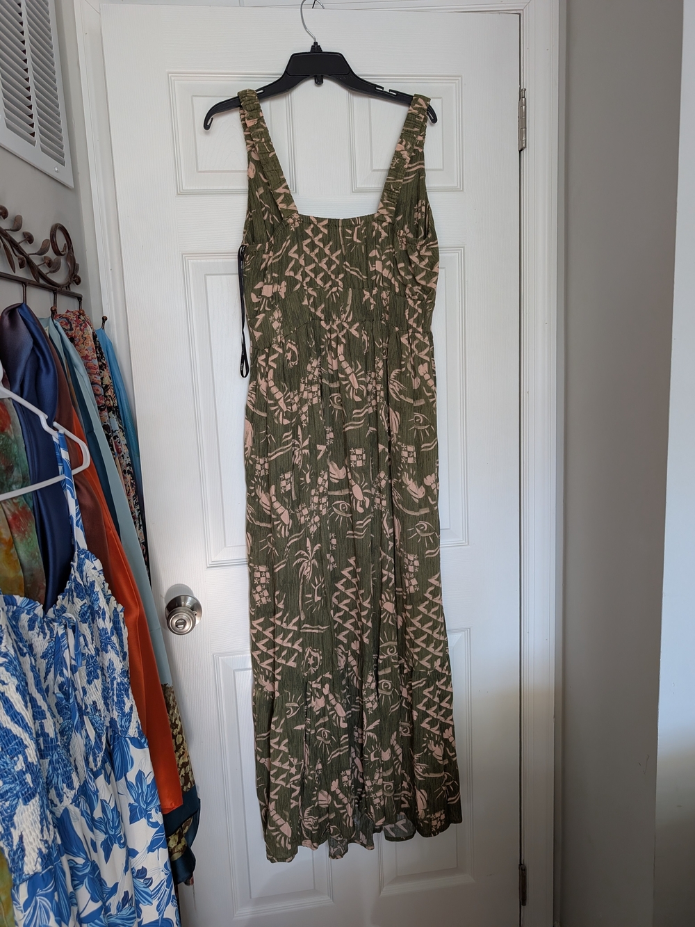 City Chic Olive Green Tie Front Maxi Dress with Blush Print S/16